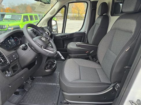 New 2026 RAM ProMaster 2500 w/ Advanced Safety Group FWD image 4