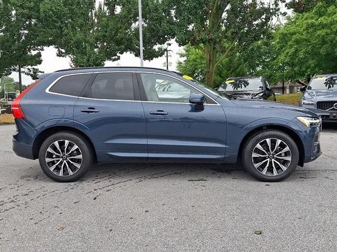 Certified 2023 Volvo XC60 B5 Core w/ Climate Package AWD/4WD image 8