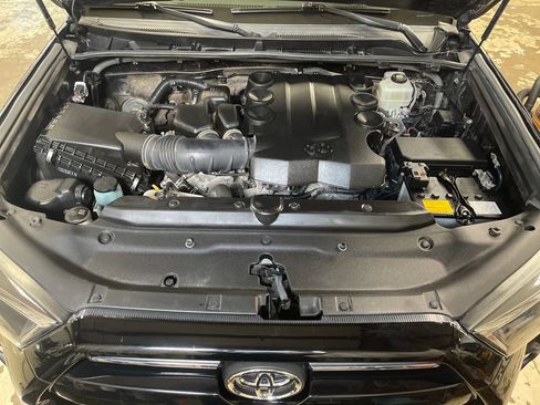 Certified 2021 Toyota 4Runner SR5 Premium w/ Moonroof Package AWD/4WD image 11