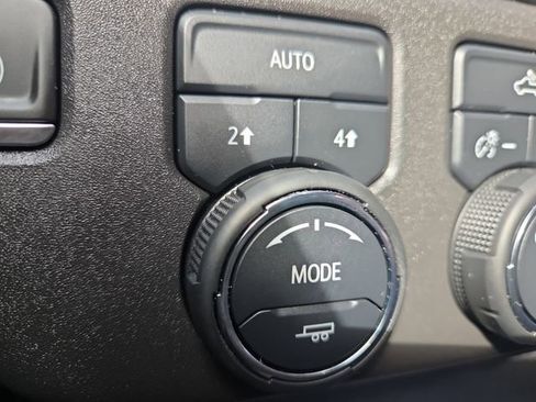 Used 2022 Chevrolet Silverado 1500 LT image 23