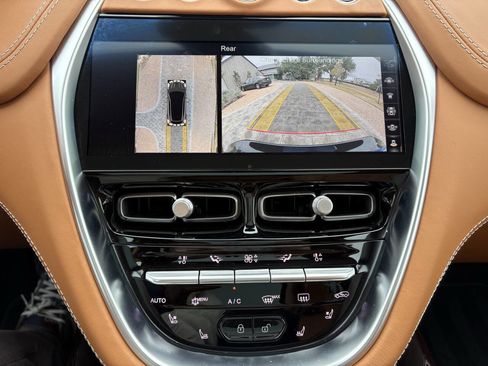 Used 2024 Aston Martin DBX 707 image 21