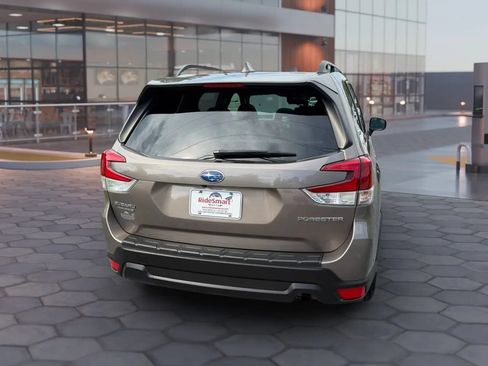 Used 2022 Subaru Forester Premium AWD/4WD image 9