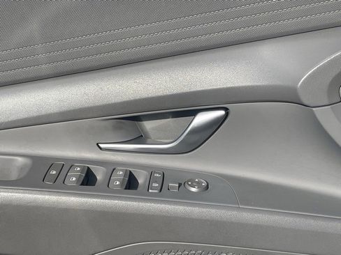 Used 2022 Hyundai Elantra SEL image 20