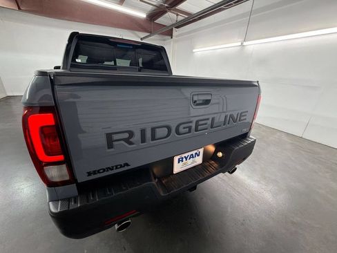 Used 2024 Honda Ridgeline Black Edition image 32
