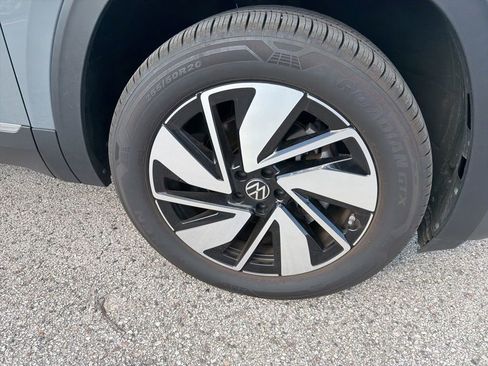 Certified 2025 Volkswagen Atlas SEL AWD/4WD image 28