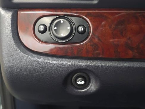 Used 2003 Chrysler Sebring Limited image 97