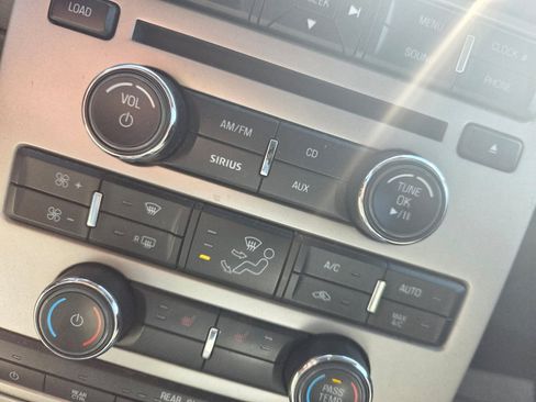 Used 2009 Ford Flex SEL image 25