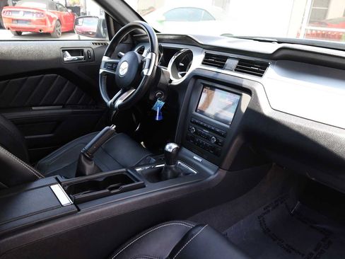 Used 2013 Ford Mustang GT Premium w/ Electronics Pkg RWD image 12