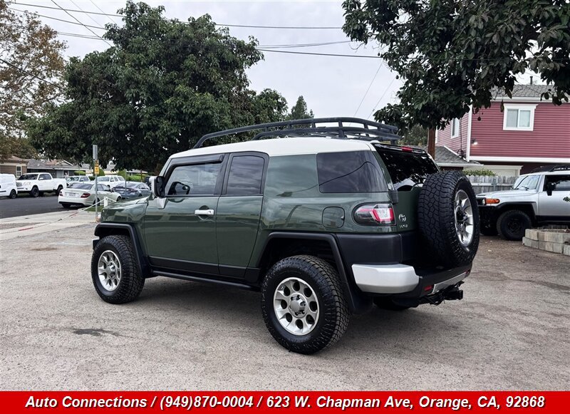 Used 2013 Toyota FJ Cruiser 4WD w/ Convenience Pkg image 3