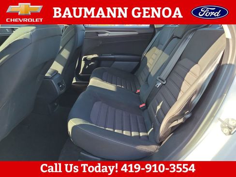 Used 2020 Ford Fusion SE FWD image 15
