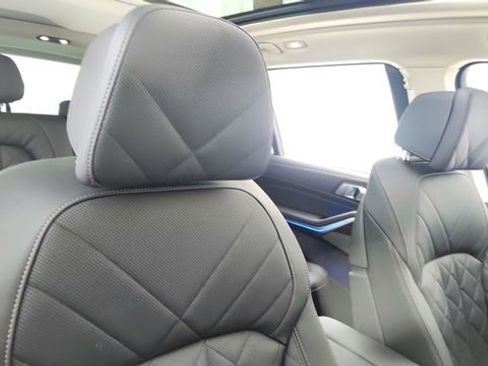Used 2026 BMW X7 xDrive40i image 23