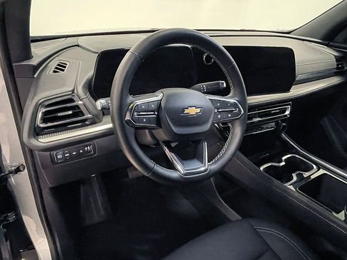 Used 2026 Chevrolet Traverse LT image 23