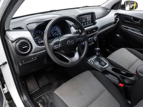 Used 2021 Hyundai Kona SE FWD image 3