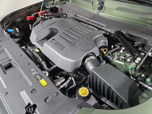 New 2026 Land Rover Defender 110 X-Dynamic SE image 19