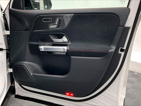 Certified 2023 Mercedes-Benz GLB 250 4MATIC image 25