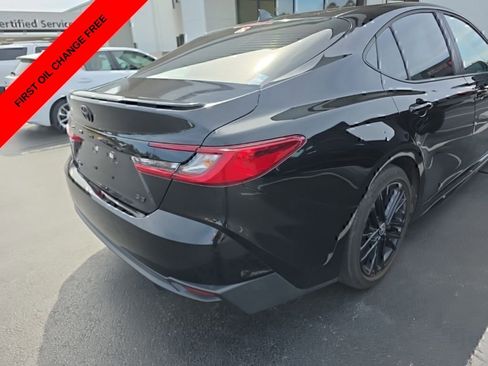 Used 2025 Toyota Camry SE w/ Convenience Package FWD image 7