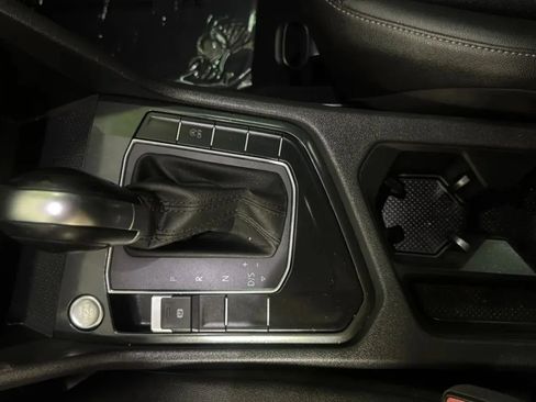 Used 2019 Volkswagen Tiguan SE FWD image 13