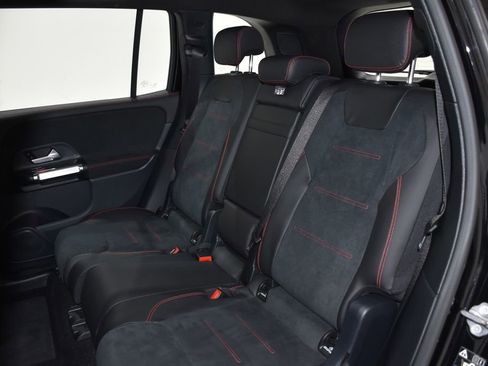 Used 2022 Mercedes-Benz GLB 35 AMG 4MATIC image 28