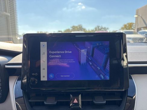 Used 2025 Toyota Corolla LE image 19