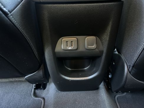 Used 2022 Chevrolet Colorado Z71 image 17