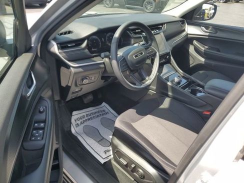 Used 2023 Jeep Grand Cherokee L Laredo w/ Luxury Tech Group I AWD/4WD image 12