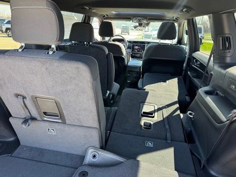 New 2026 Jeep Grand Cherokee L 4WD image 32