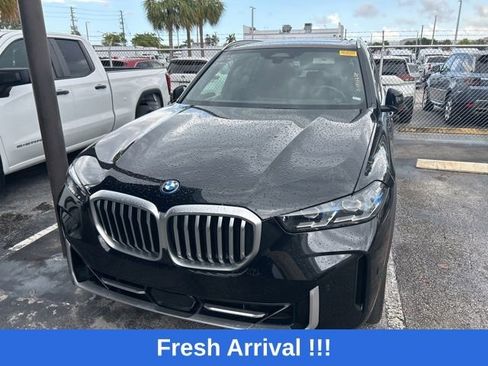 Used 2025 BMW X5 xDrive50e AWD/4WD image 4
