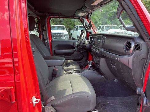 Used 2022 Jeep Wrangler Unlimited Sport AWD/4WD image 11