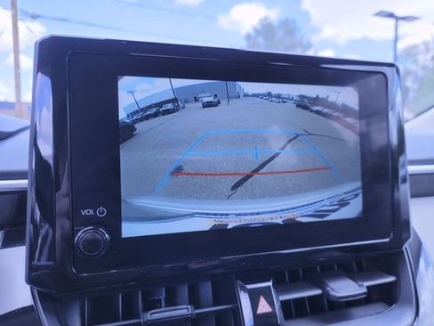 Used 2023 Toyota Corolla LE w/ LE Convenience Package FWD image 17