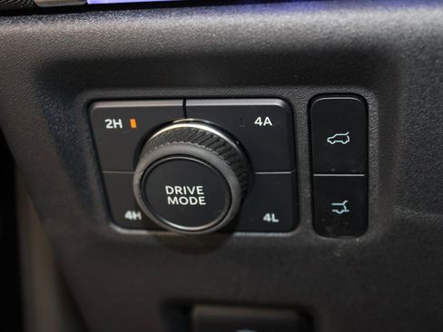 Used 2025 Ford Expedition Platinum image 46