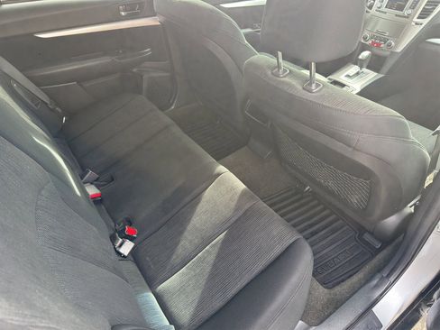 Used 2014 Subaru Outback 2.5i Premium image 11