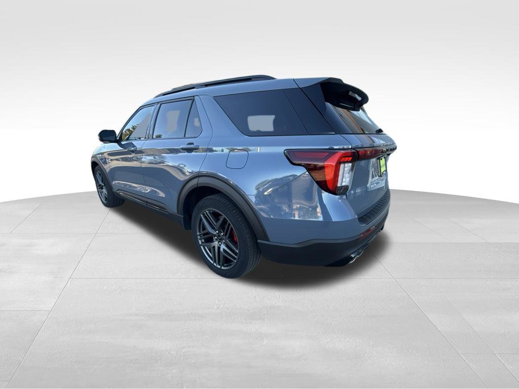 Used 2025 Ford Explorer ST AWD/4WD image 12