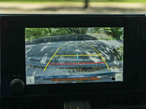 Used 2025 Toyota RAV4 XLE FWD image 30