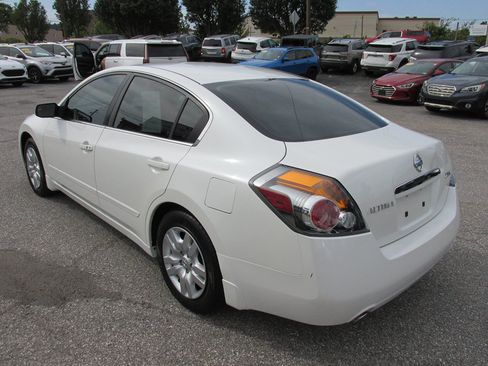 Used 2009 Nissan Altima 2.5 S w/ Emergency Aid Pkg FWD image 5