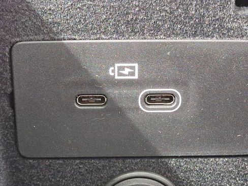 New 2025 Volvo XC90 T8 Plus image 19