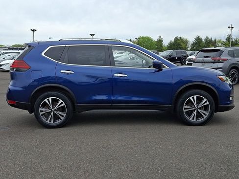 Used 2019 Nissan Rogue SV w/ Sun & Sound Touring Package AWD/4WD image 7