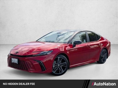 Used 2025 Toyota Camry XSE w/ Premium Plus Package FWD image 1