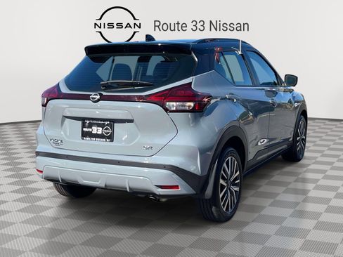 Used 2023 Nissan Kicks SR w/ SR Premium Package FWD image 4