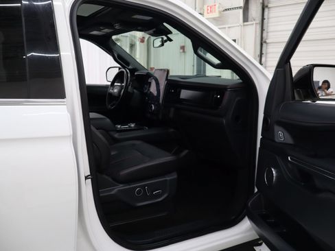 Used 2022 Ford Expedition Limited AWD/4WD image 31