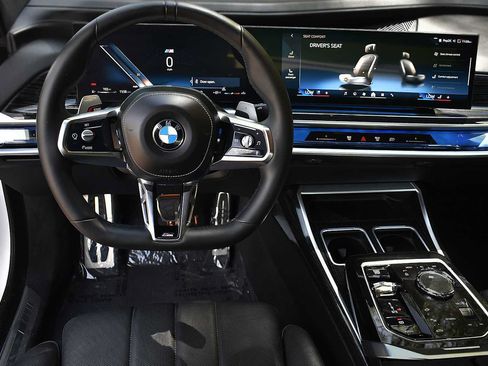 Used 2024 BMW 760i xDrive AWD/4WD image 19
