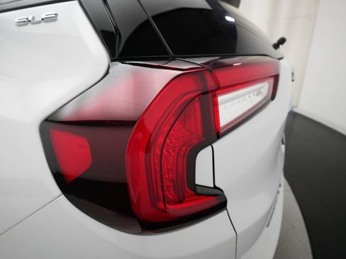 Used 2024 GMC Terrain SLE w/ LPO, Floor Liner Package AWD/4WD image 31