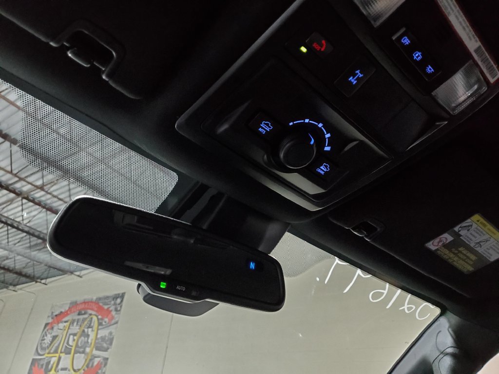 Used 2022 Toyota Tacoma TRD Off-Road AWD/4WD image 30