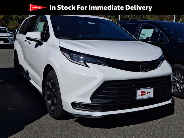 New 2026 Toyota Sienna XLE Woodland Edition AWD/4WD image 1