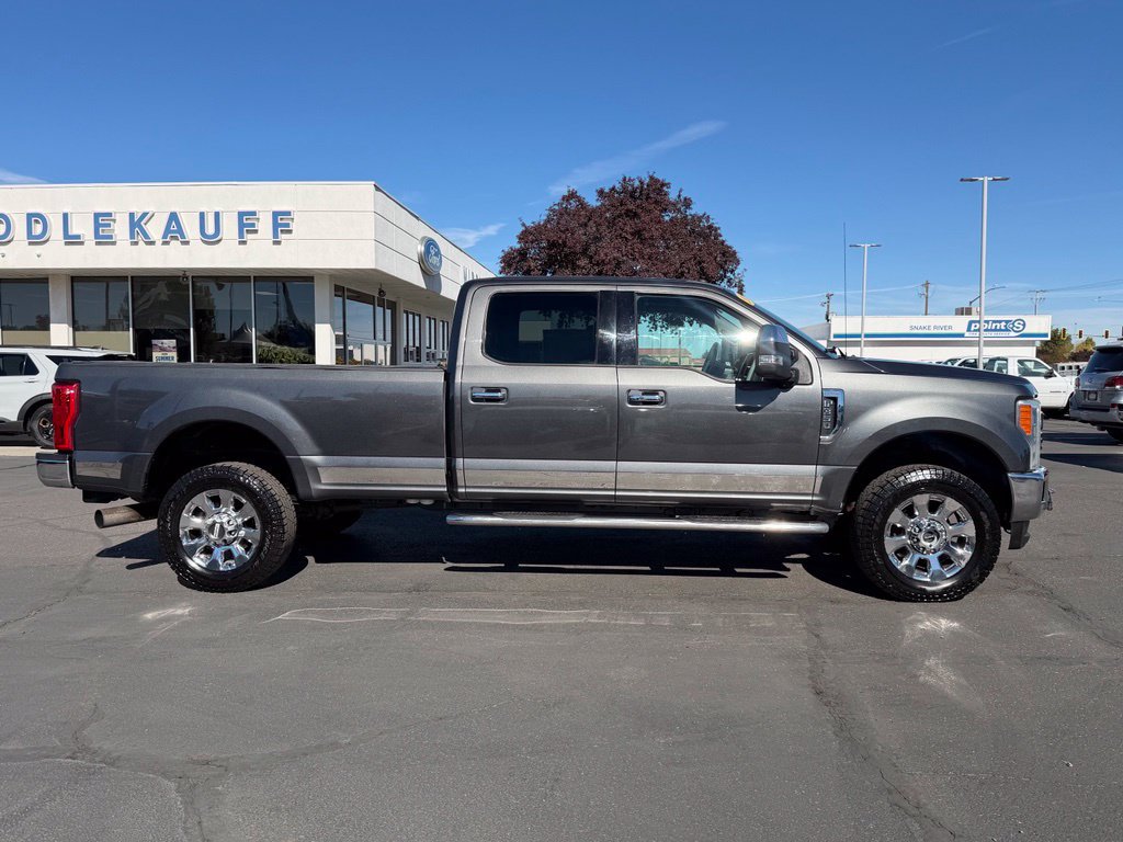 Used 2018 Ford F350 Lariat w/ Lariat Ultimate Package AWD/4WD image 2