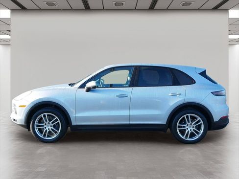 Used 2022 Porsche Cayenne AWD/4WD image 3