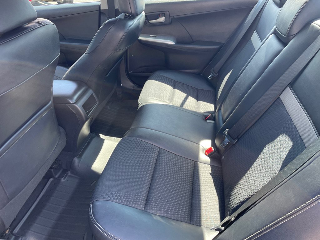 Used 2013 Toyota Camry SE FWD image 16