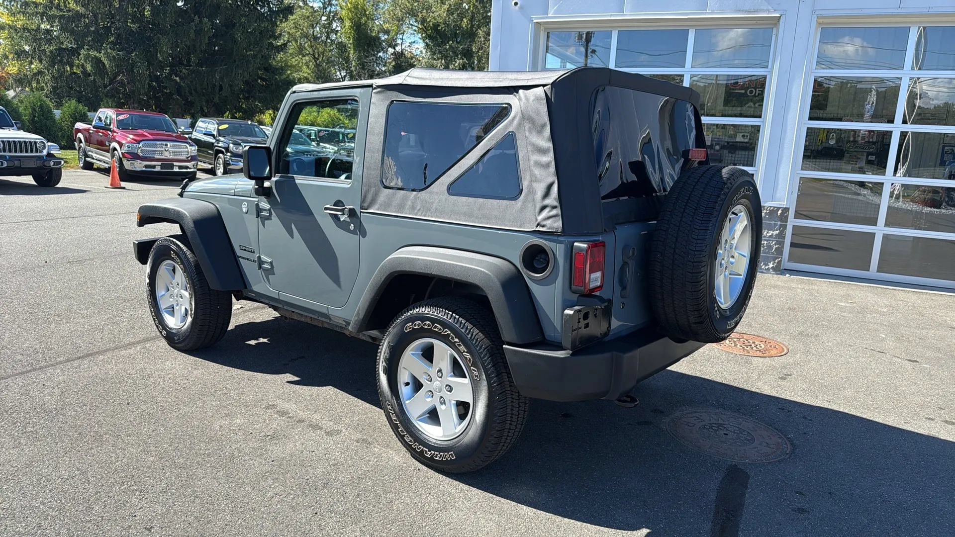 Used 2014 Jeep Wrangler Sport w/ Quick Order Package 24S AWD/4WD image 3