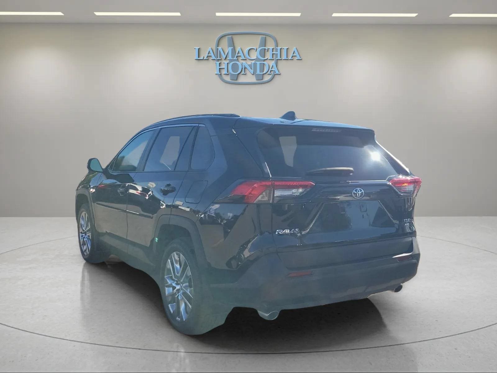 Used 2021 Toyota RAV4 XLE Premium AWD/4WD image 3