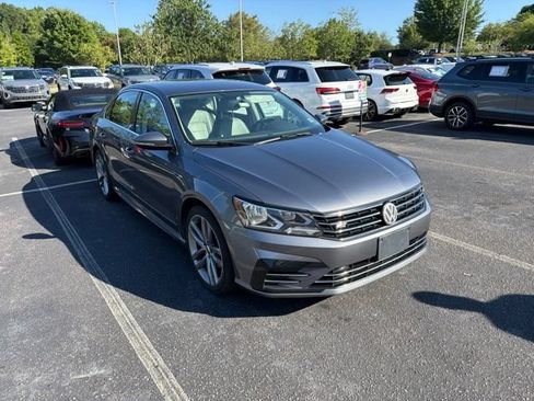 Used 2017 Volkswagen Passat 1.8T R-Line FWD image 9