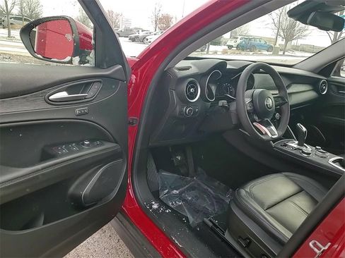 Used 2020 Alfa Romeo Stelvio Sport w/ Cold Weather Package image 9